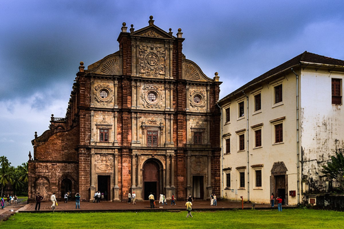 Goa Tour: Marvel at the Historic Beauty of Basilica of Bom Jesus Church